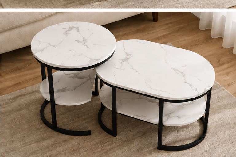 Set de 2 Tables Gigognes Marbre Blanc Pieds Métal Noir, Vue en Angle sur Parquet Clair | VariaHome